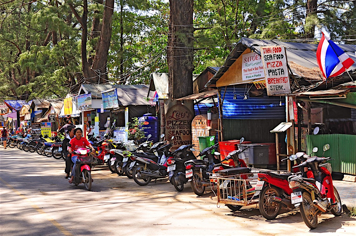 Nai Yang Beach, Phuket, Thailand, bilde 15 av 17