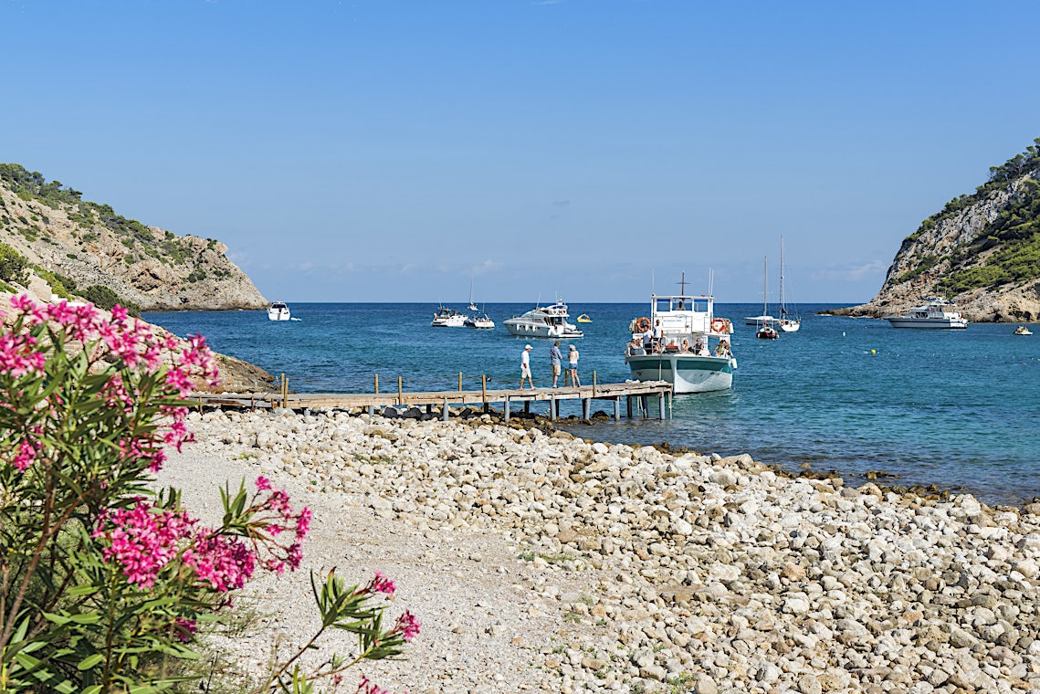 Cala Llonga, Ibiza, Spanien, billede 1 af 19